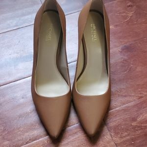 Michael Kors pumps